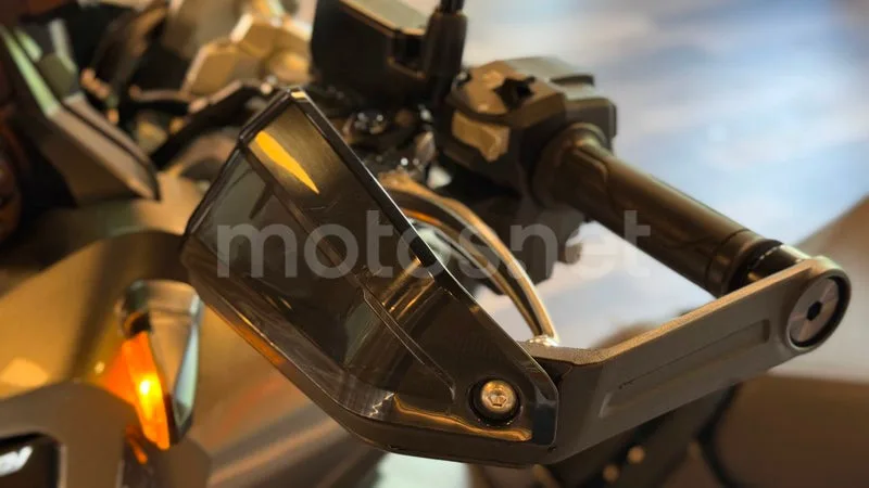 Honda X-ADV - Vista 16
