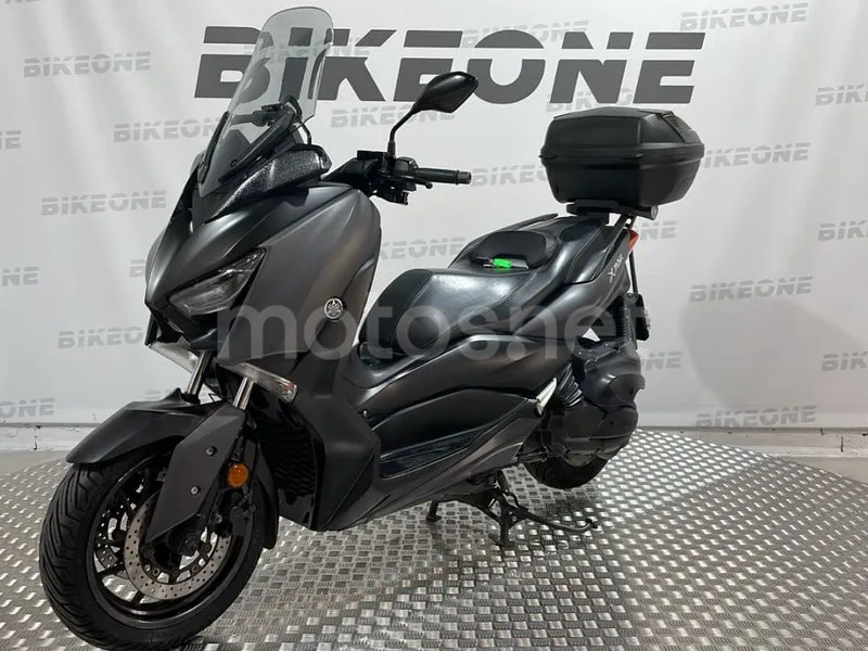 Yamaha XMAX 400 - Vista 3
