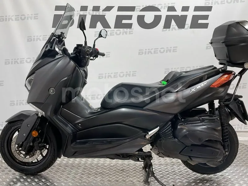 Yamaha XMAX 400 - Vista 4