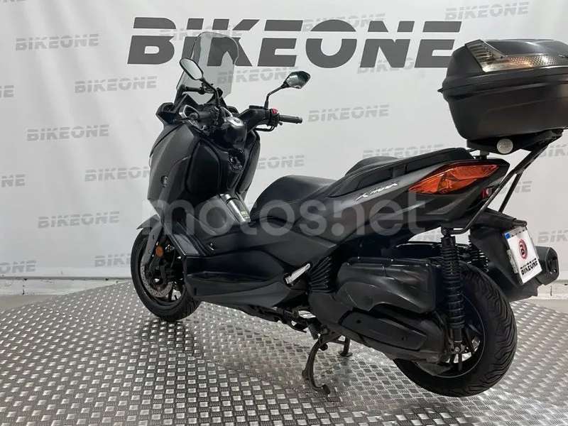 Yamaha XMAX 400 - Vista 8