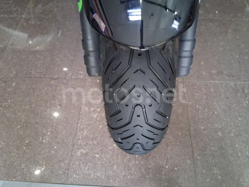 Yamaha XMAX 250 - Vista 11