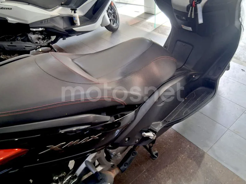 Yamaha XMAX 250 - Vista 13