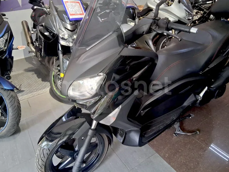 Yamaha XMAX 250 - Vista 14