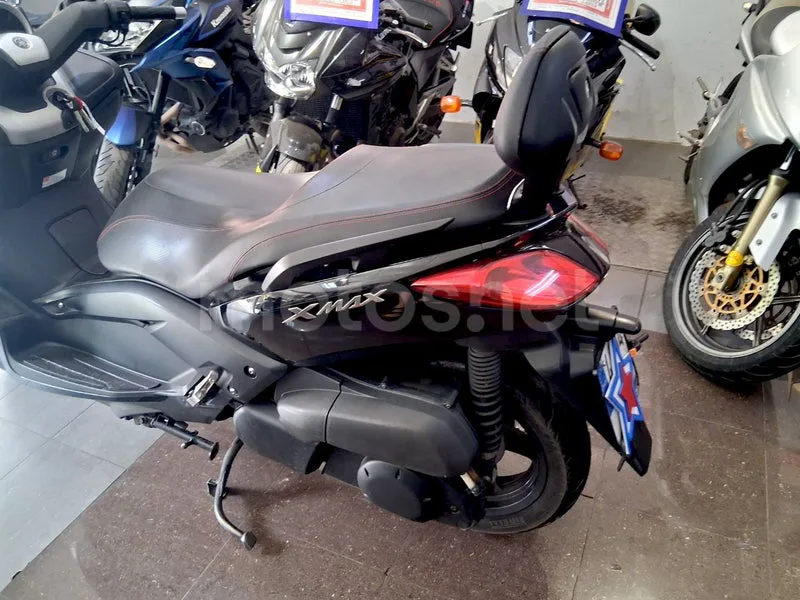 Yamaha XMAX 250 - Vista 16
