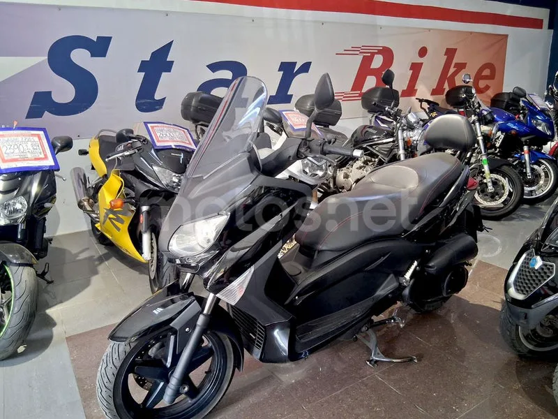 Yamaha XMAX 250 - Vista 6