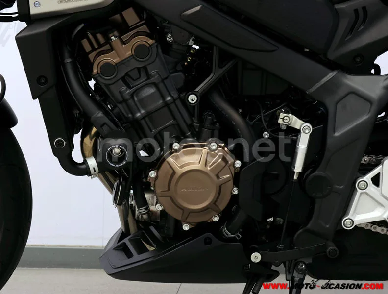 Honda CB650R - Vista 12