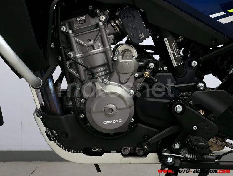 CFMOTO 800MT - Vista 10