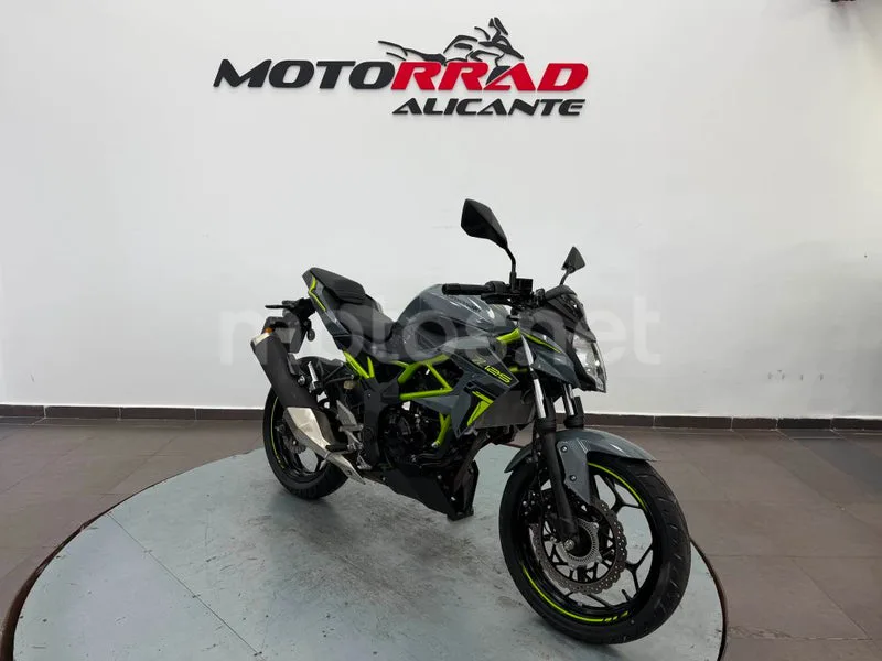 Kawasaki Z125 - Vista 12