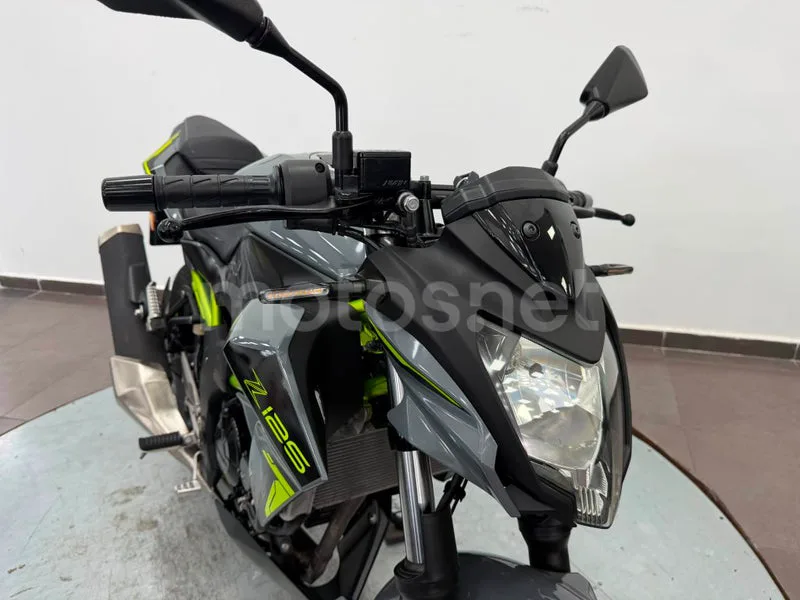 Kawasaki Z125 - Vista 14
