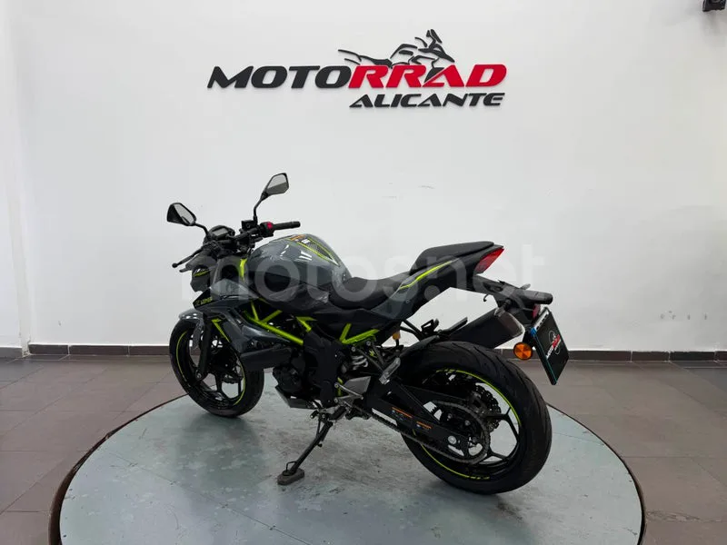 Kawasaki Z125 - Vista 5
