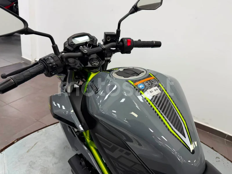 Kawasaki Z125 - Vista 8