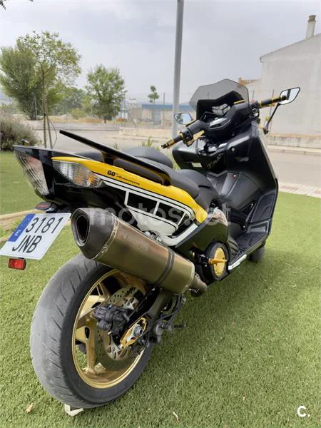 Yamaha TMAX 530 - Vista 4