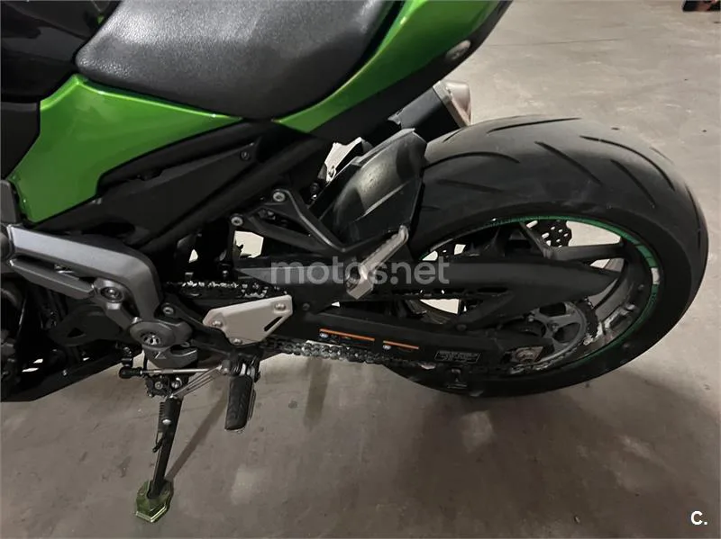 Kawasaki Z900 - Vista 11
