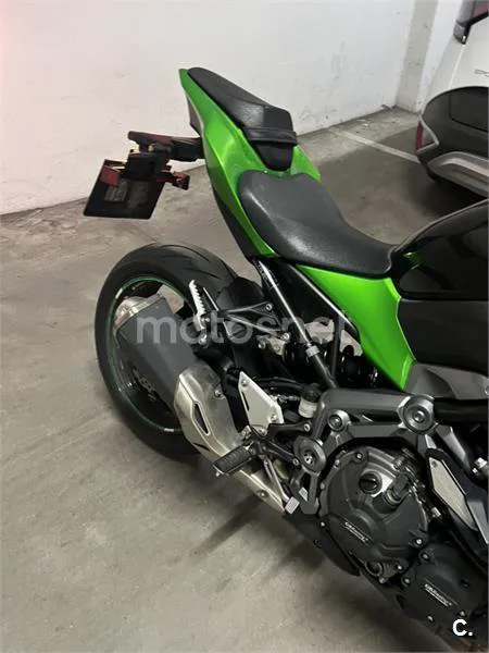 Kawasaki Z900 - Vista 5