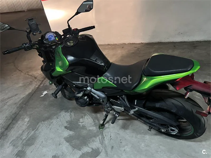 Kawasaki Z900 - Vista 7