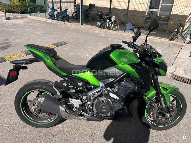Kawasaki Z900 - Vista 9