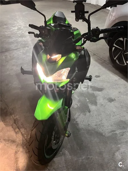 Kawasaki Z900 - Vista 10