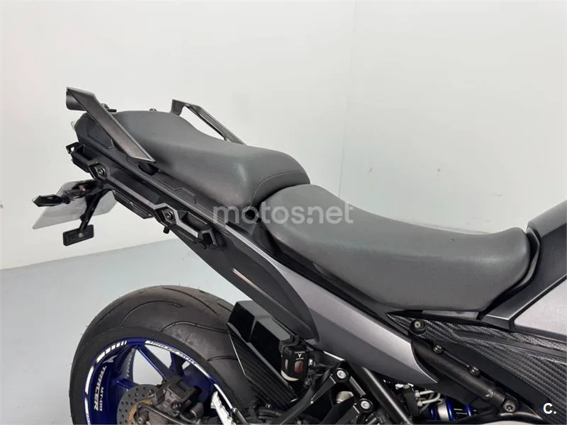 Yamaha MT-09 Tracer - Vista 17