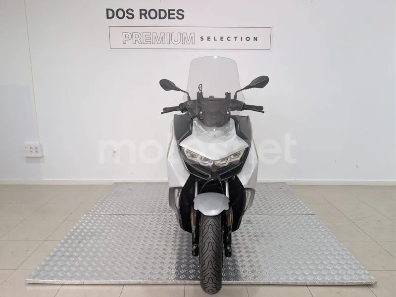 BMW C 400 GT - Vista 3