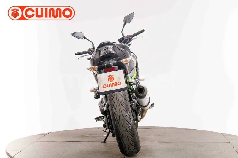 Kawasaki Z900 - Vista 5