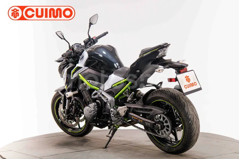 Kawasaki Z900 - Vista 6