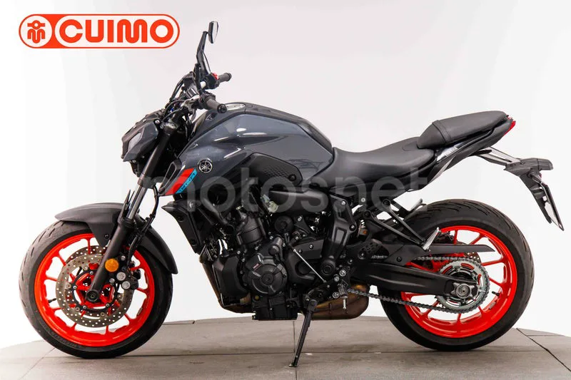Yamaha MT-07 - Vista 8