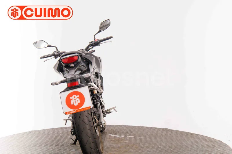 Honda CB125R - Vista 5