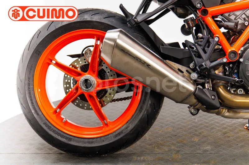 KTM 1290 Super Duke R - Vista 14