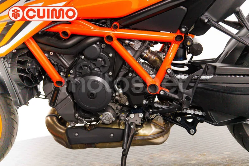 KTM 1290 Super Duke R - Vista 19