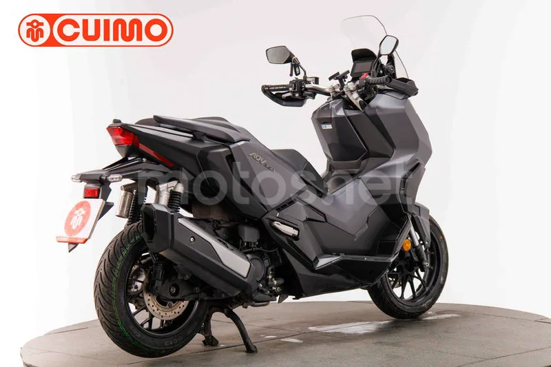 Honda ADV350 - Vista 4