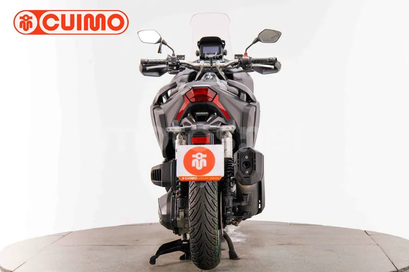 Honda ADV350 - Vista 5