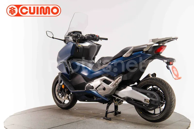 Honda Forza 750 - Vista 6