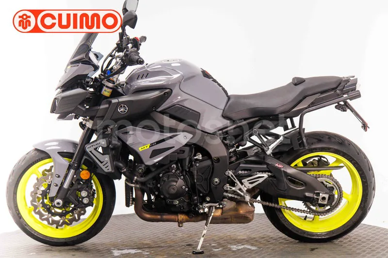 Yamaha MT-10 - Vista 8