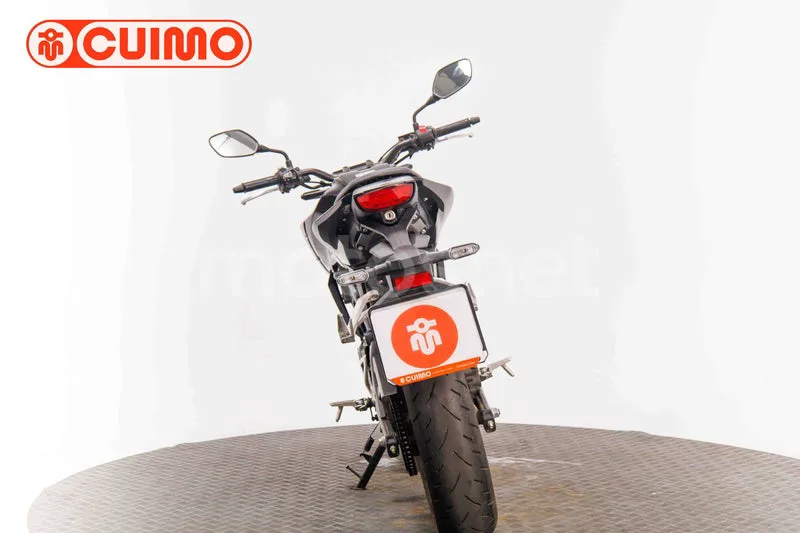 Honda CB125R - Vista 6
