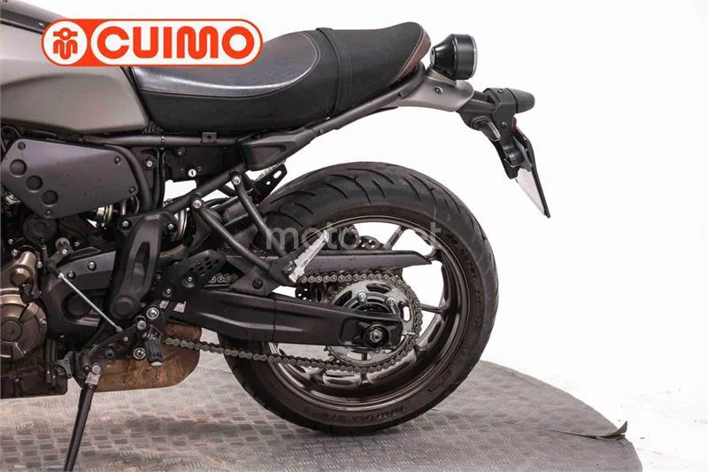 Yamaha XSR700 - Vista 19