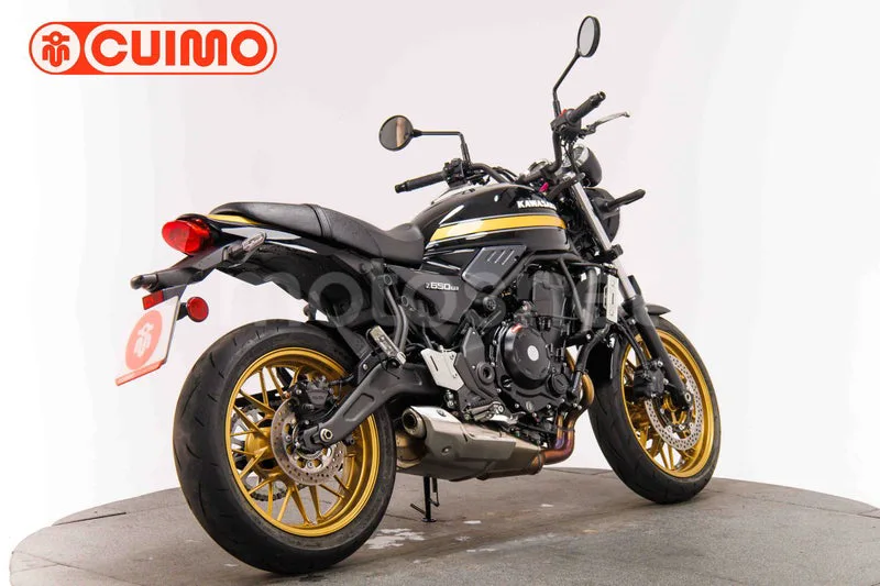 Kawasaki Z650 - Vista 4