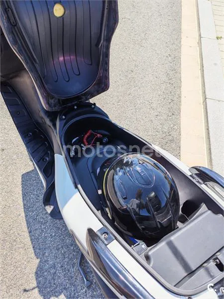 Piaggio X7 Evo 125 - Vista 10