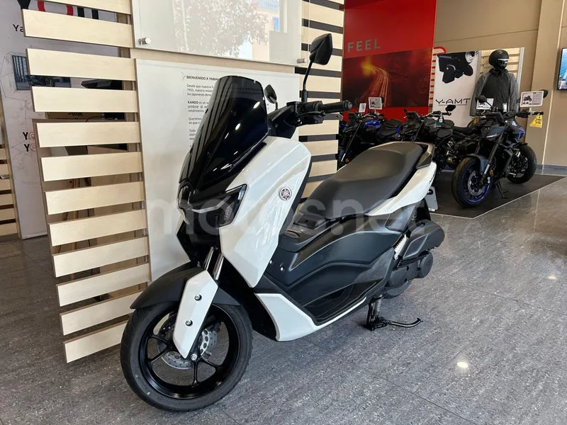 Yamaha NMAX - Vista 4