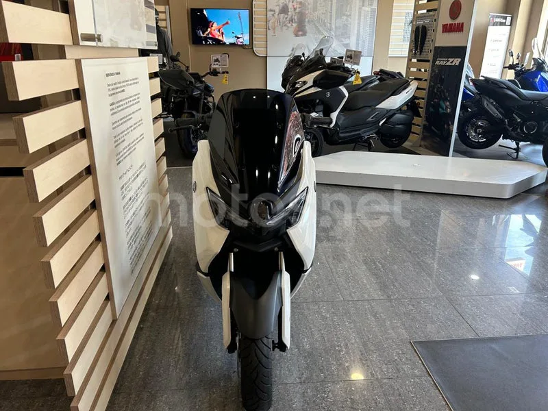 Yamaha NMAX - Vista 7
