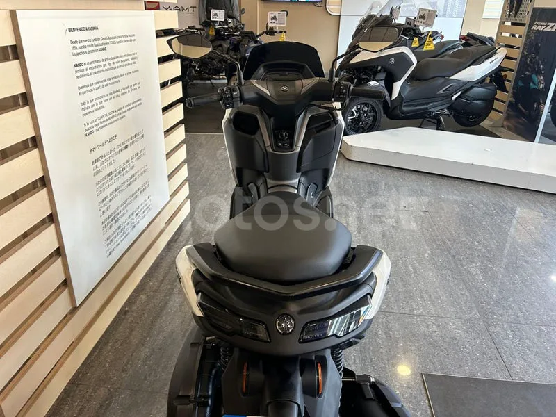 Yamaha NMAX - Vista 8