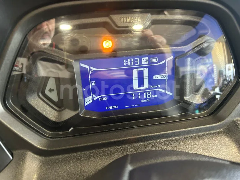 Yamaha NMAX - Vista 9