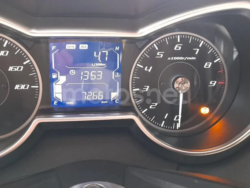 Yamaha XMAX 400 - Vista 3