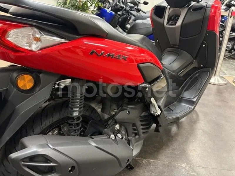 Yamaha NMAX - Vista 7