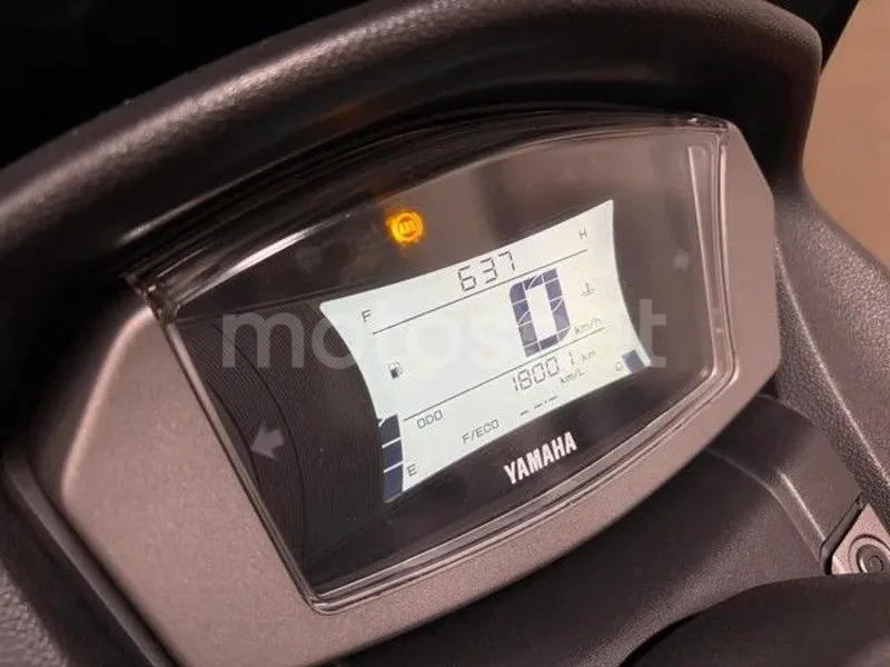 Yamaha NMAX - Vista 9