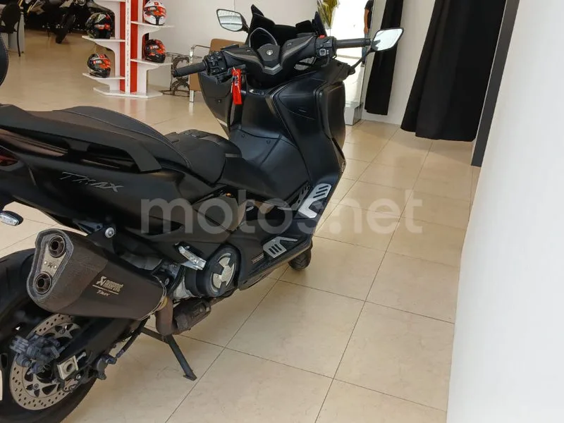 Yamaha TMAX 560 - Vista 3
