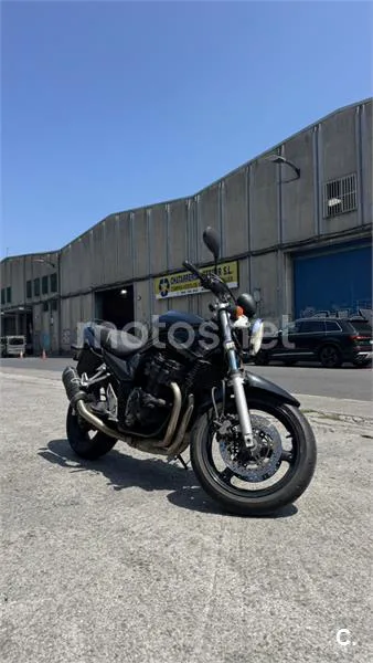 Suzuki Bandit 650 - Vista 3
