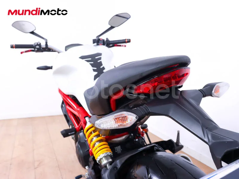 Ducati Monster 797 - Vista 9