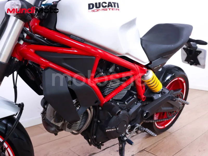 Ducati Monster 797 - Vista 10