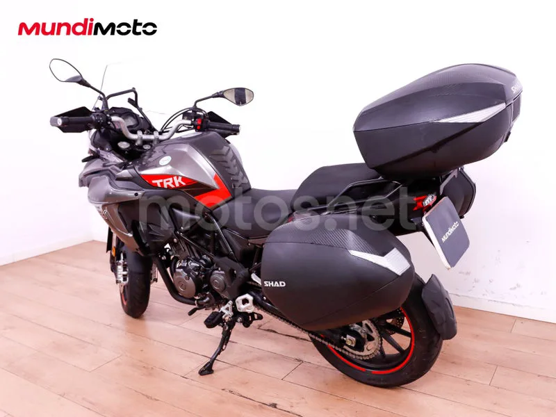 Benelli TRK 502 - Vista 8