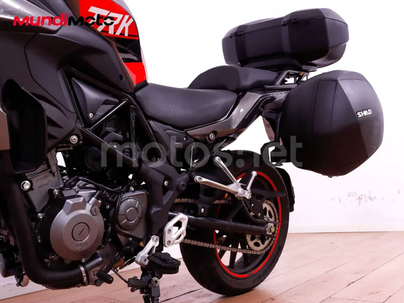 Benelli TRK 502 - Vista 10